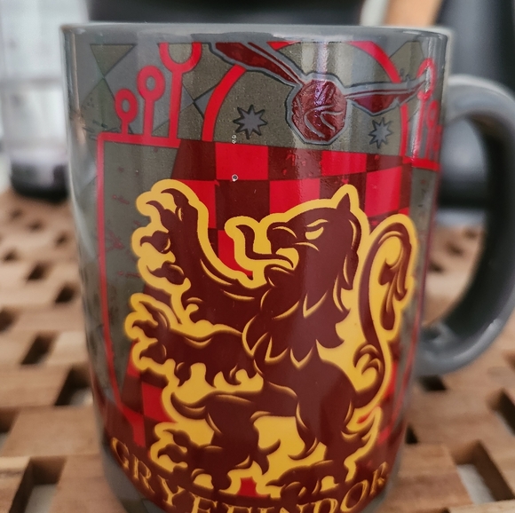 Harry Potter Gryffindor Coffee Mug by Zak - Picture 2 of 6